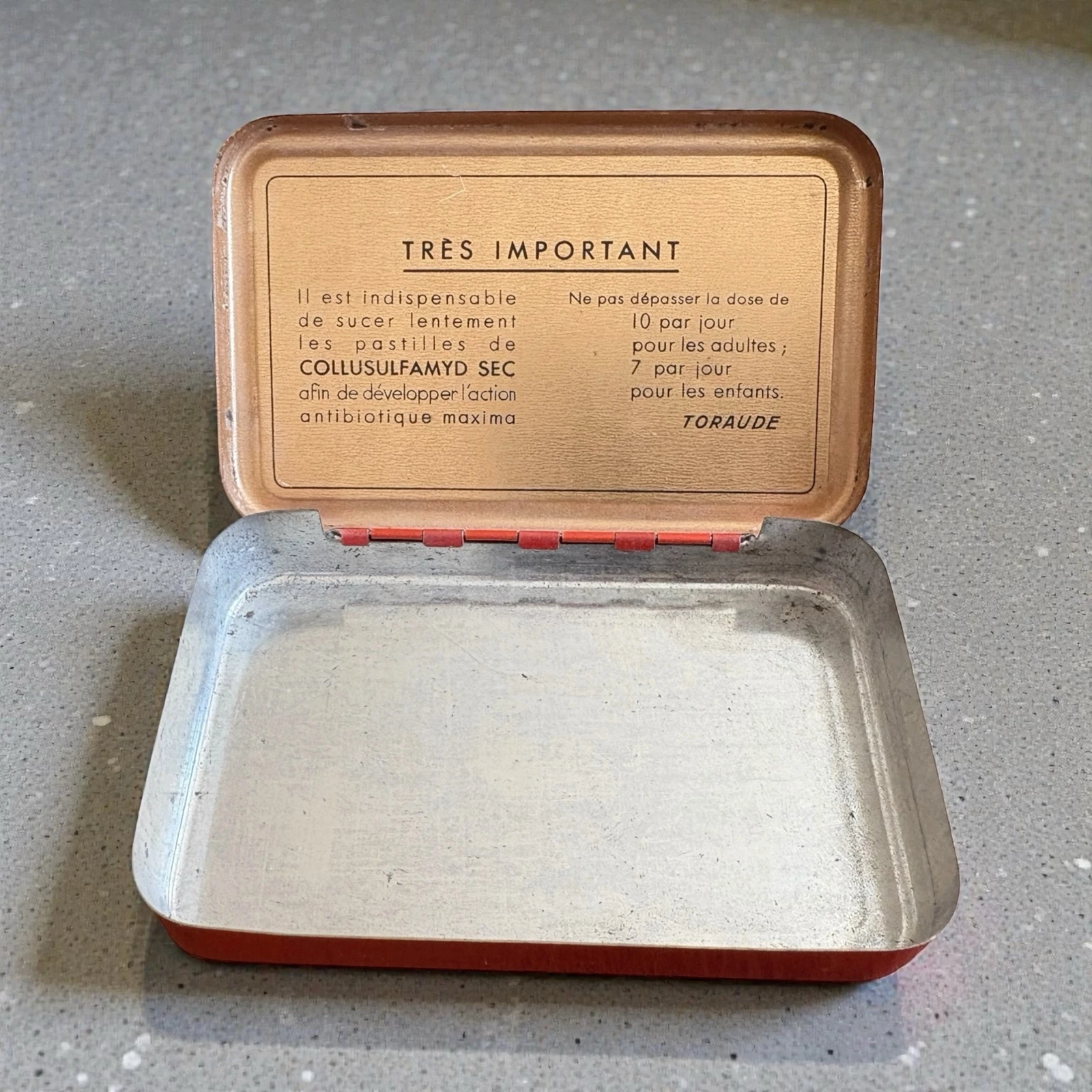 Caixa Médica de Metal Vintage COLLUSULFAMYD SEC Laboratoires TORAUDE Paris 1950 – photo 2